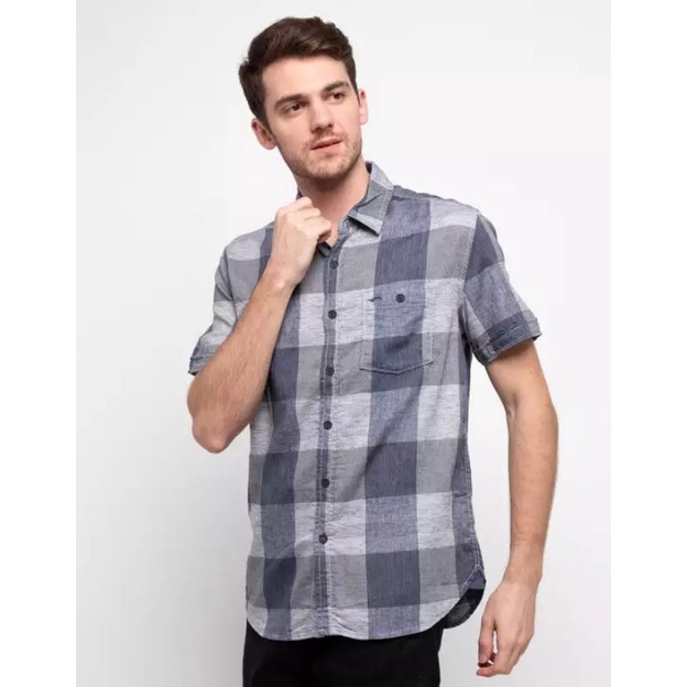 Kemeja Cardinal Pria lengan Pendek