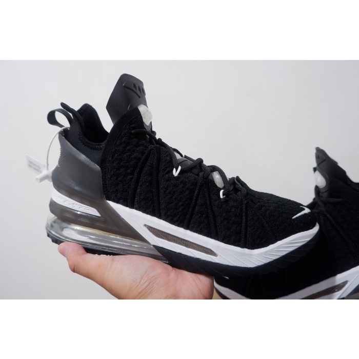 TS7202 SEPATU BASKET NIKE LEBRON18 HIGH BLACK WHITE TERBARU