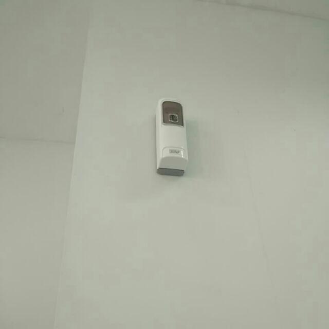 Leaf Aerosol 523 Dispenser + Remote Mesin Otomatis Pengharum Ruangan