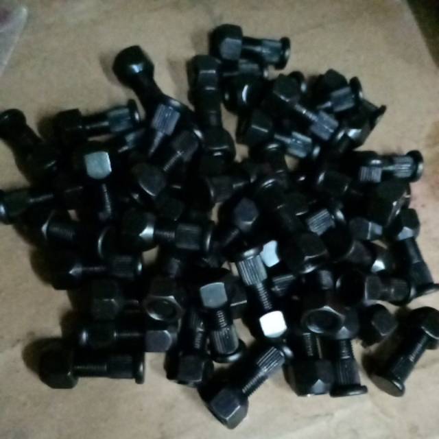 Baut Roda Carry Pendek