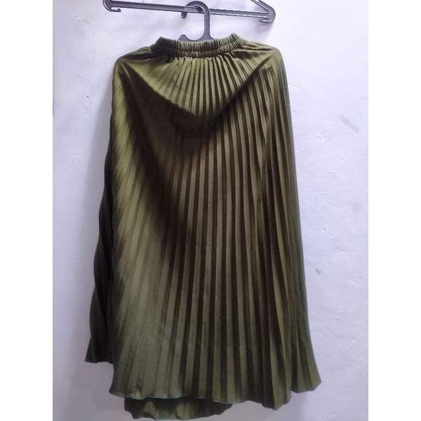 Preloved Rok plisket hijau