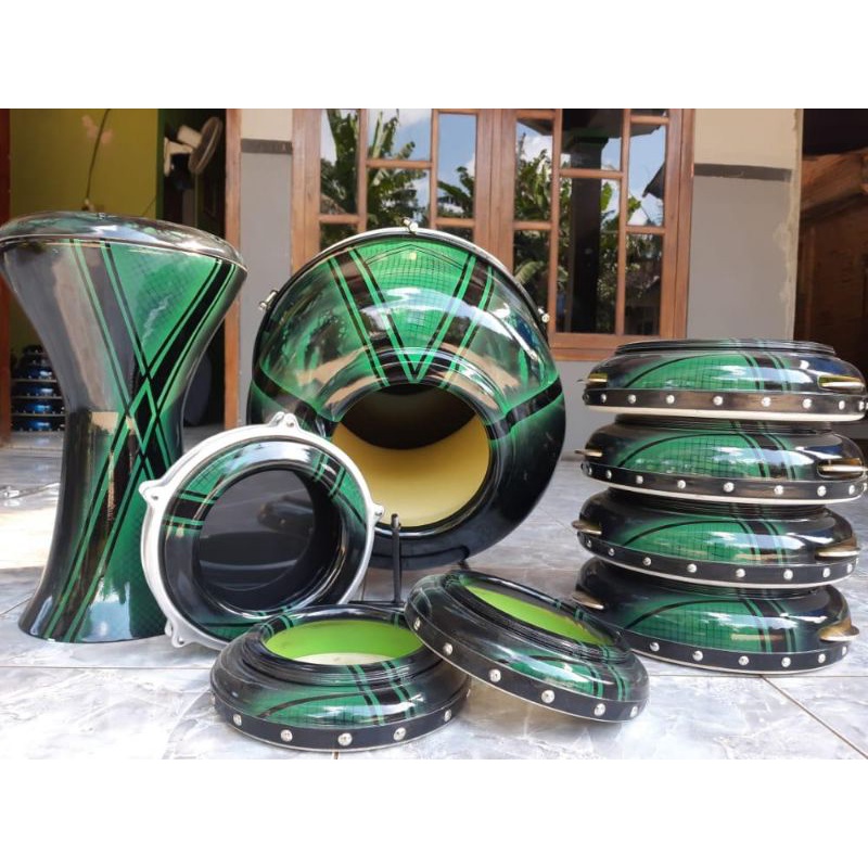 satu sett alat hadroh motif