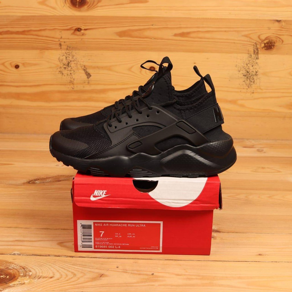 huarache run ultra triple black