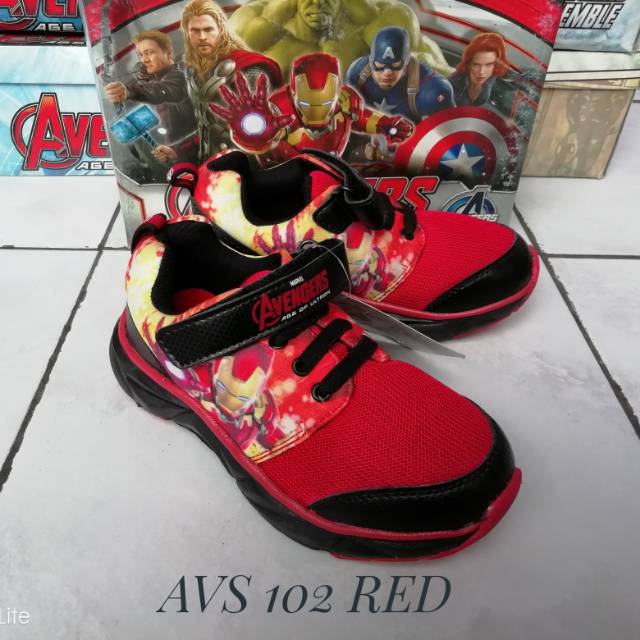 Sepatu anak Marvel