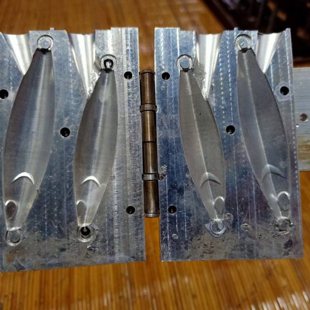 Mold Cetakan Metal Jig Bahan Aluminium CNC mirip Koika 40g dan 60g