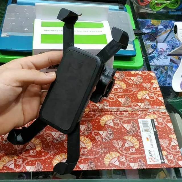 Holder motor spion grab gojek murah meriah holder model sepeda/stang , model spion bahan plastik dan bahan aluminium / besi  Universal holder moge holder stir mobil