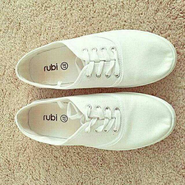 

CANVAS R-001