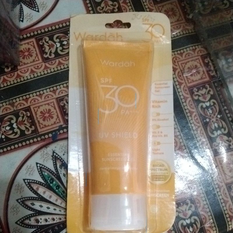 Wardah suncreen gel spf 30PA+++