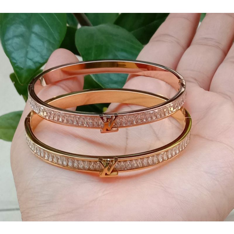 gelang titanium wanita model paling keren terbaru