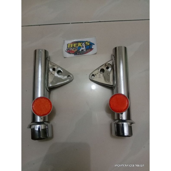 Kupingan / pangkon Lampu CB K5 Original. mata kucing tidak ori