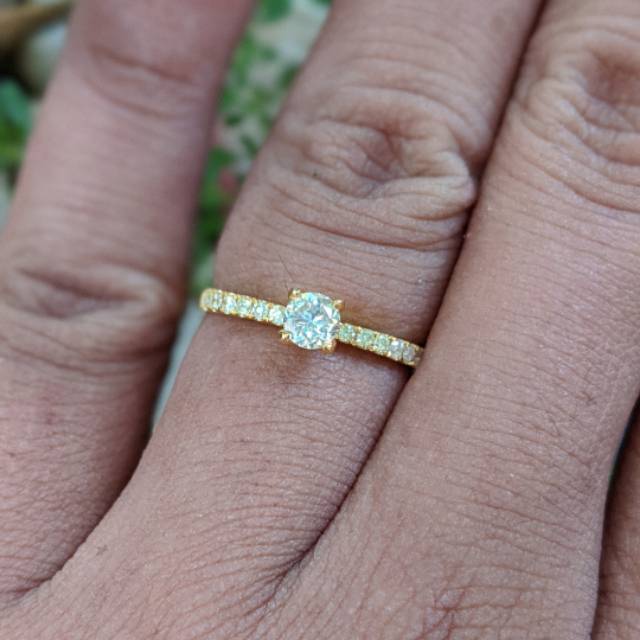 Cincin emas berlian  solitaire