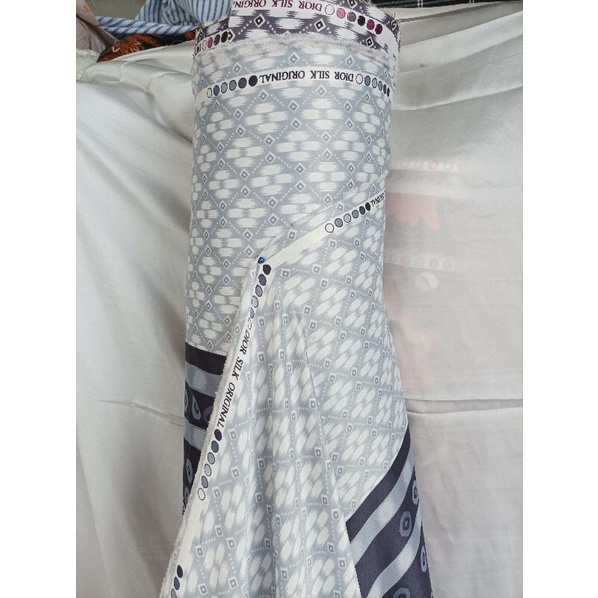 Kain Dior Silk Original Maxmara Motif Premium - Harga setengah meter
