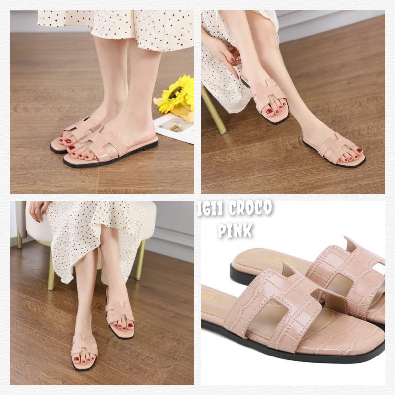 BEST SELLER SANDAL WANITA  FLAT KULIT CROCO KILAT Kode : 1611