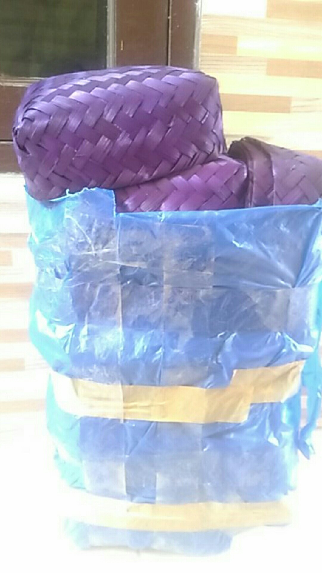 Besek Warna Uk 20x20x8