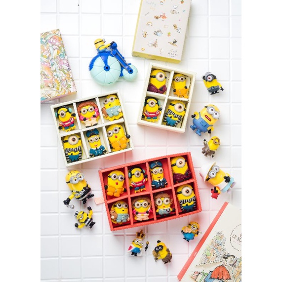 

Minions box of 8