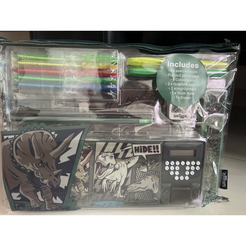 

Pop Out Stationery Gift Pack,pensil case,lanyard,wallet smiggle