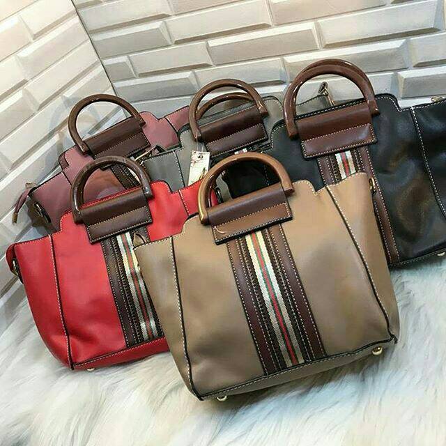 

TAS KERJA TENTENG BESI UKURAN 22CM