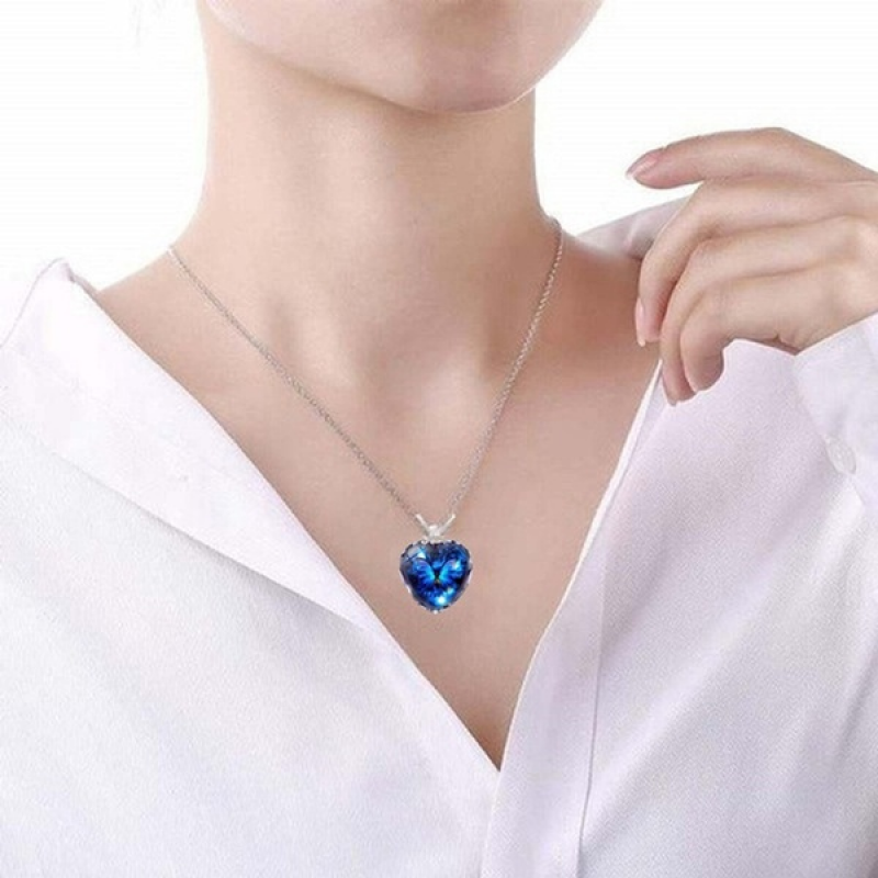 Kalung Liontin Butterfly Heart Stone Buatan Warna Biru Bahan Alloy Untuk Wanita