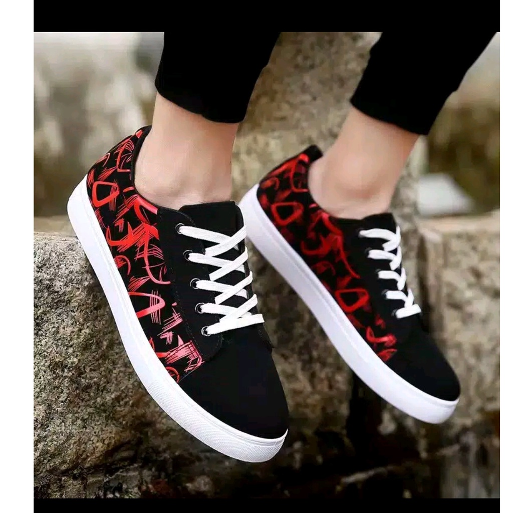 Sepatu Sneakers Old Skool Black White Vns Fetino Motif Putih VansSK Delapan Low 36-43