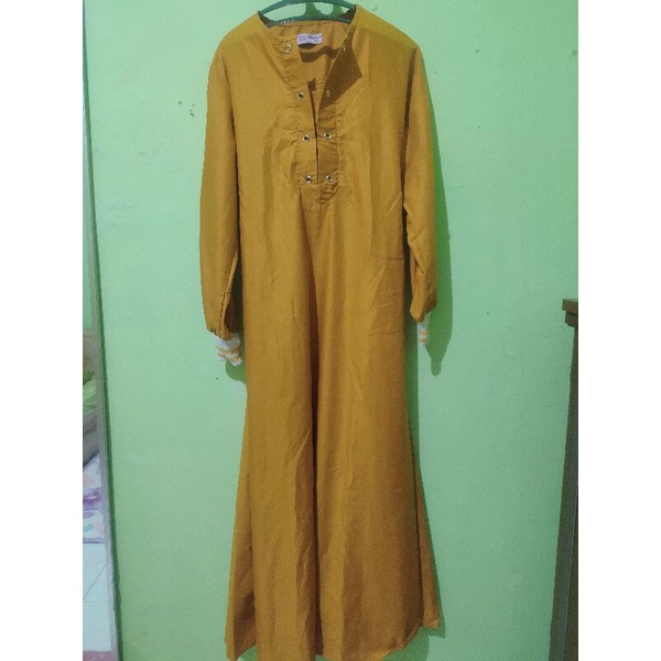 Gamis preloved brand Annisa Syar'i warna mustard
