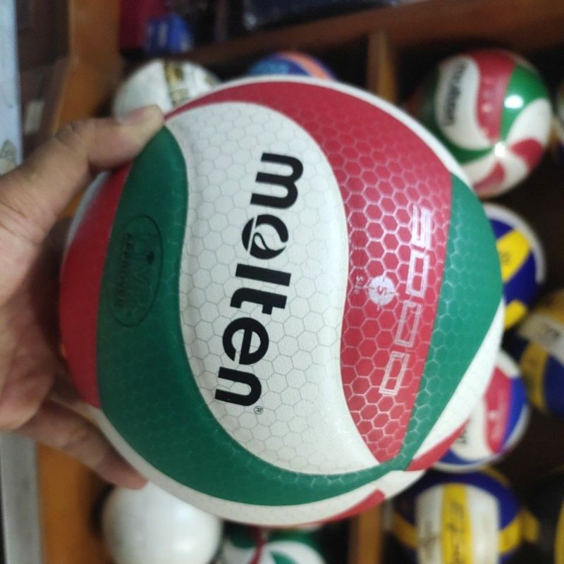 molten bola voli v5m5000