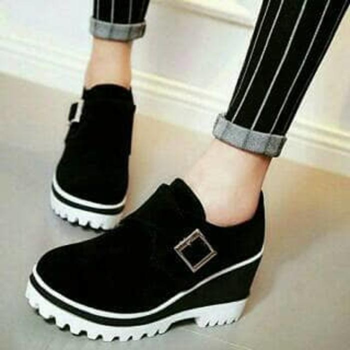 SEPATU BOOTS MERAH & HITAM
