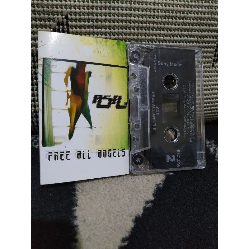 kaset pita ash / free all angel