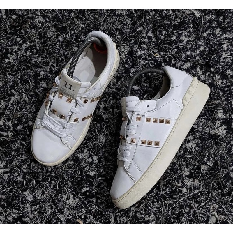 Sepatu valentino garavani