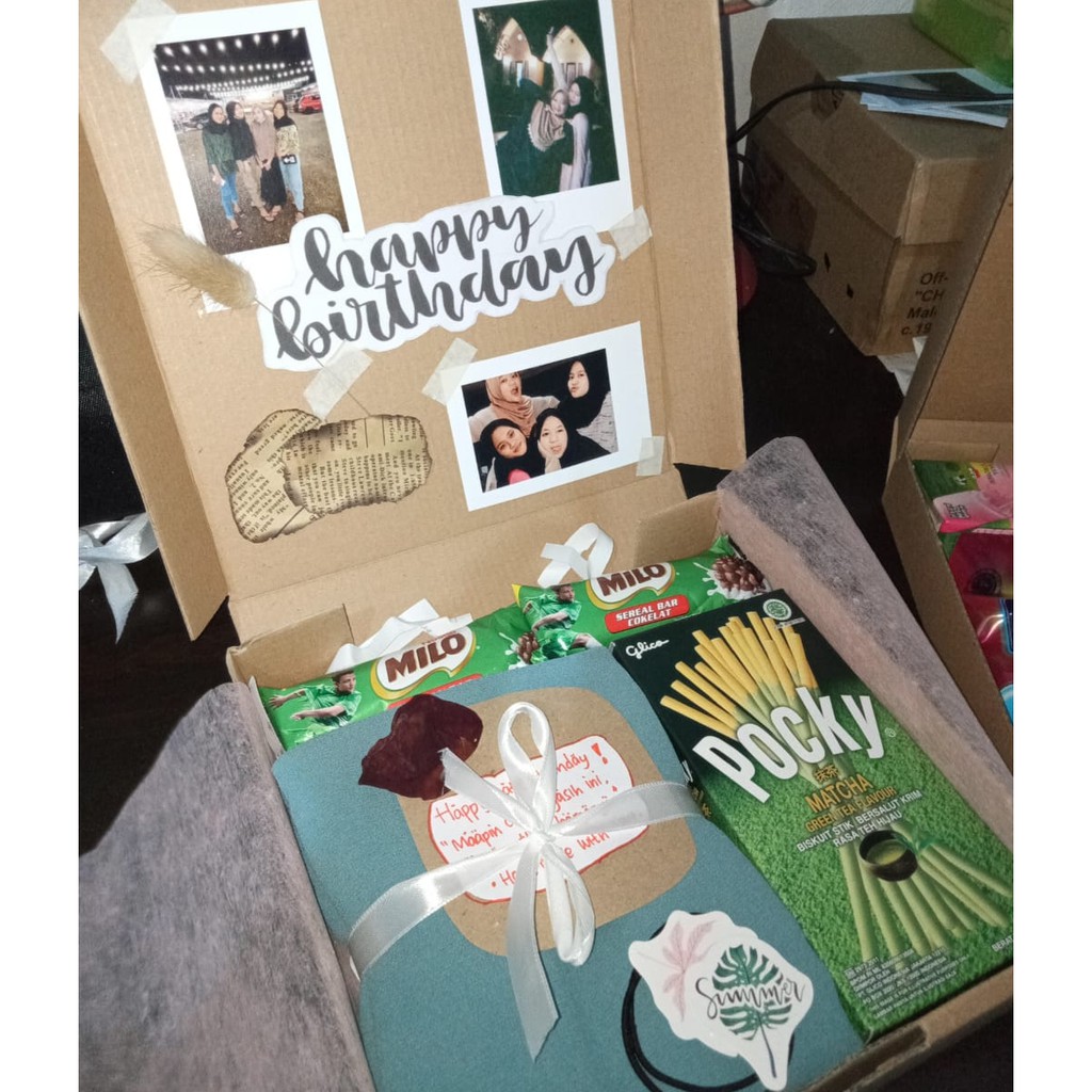 

Gift box/Snack Box/Hadiah Ulang Tahun/Hadiah Anniversarry/Graduation Gift/Bouqet/Gift Box Hijab