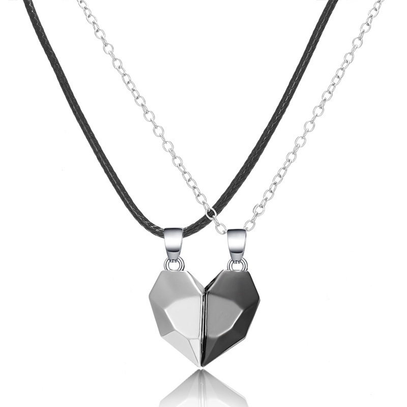 Fancyqube 2pcs / Lot Kalung Persahabatan Liontin Hati Magnetik Untuk Wanita