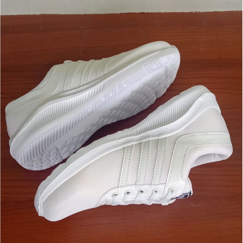 sepatu sneakers adidas full white adidas running putih polos