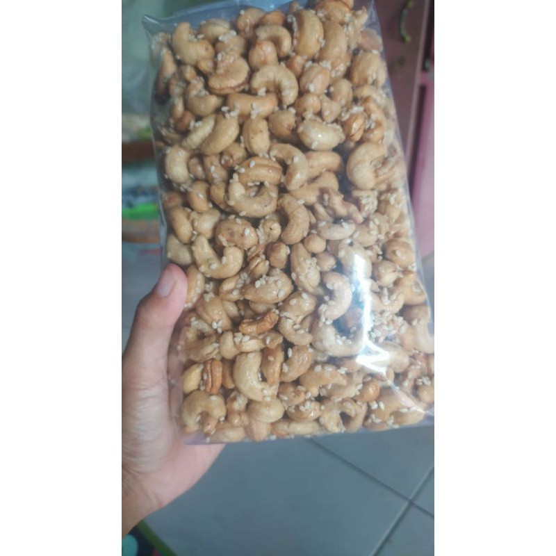 

kacang mete asli Wonogiri varian manis wijen kemasan 1kg