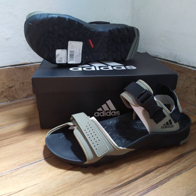 sandal gunung adidas cyprex