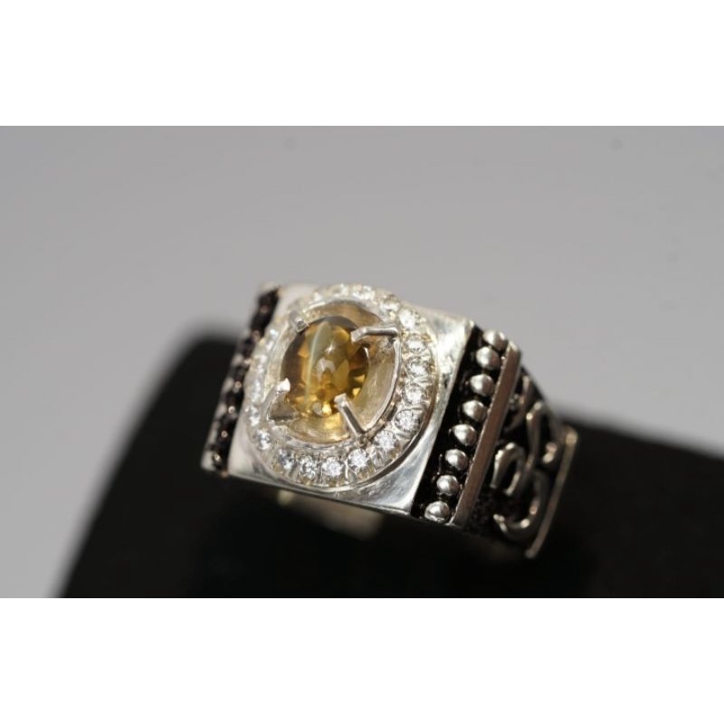 Natural Alexandrite Chrysoberyl Cat Eyes (White Line)