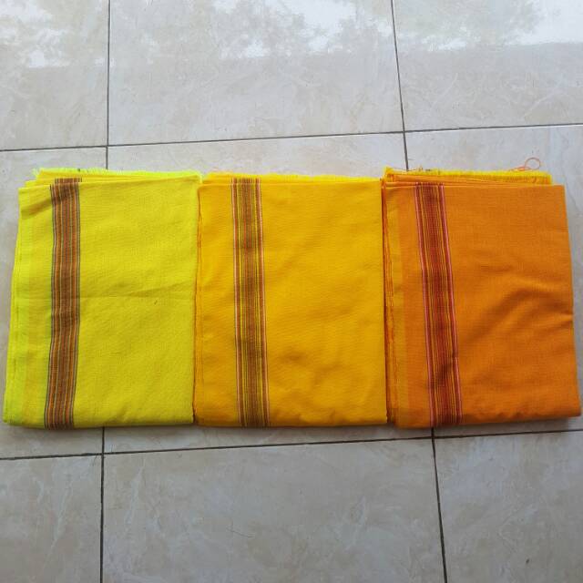 KAIN TENUN PAMIRING KHAS TORAJA Orange Sunkis, Kuning, Kuning Cerah