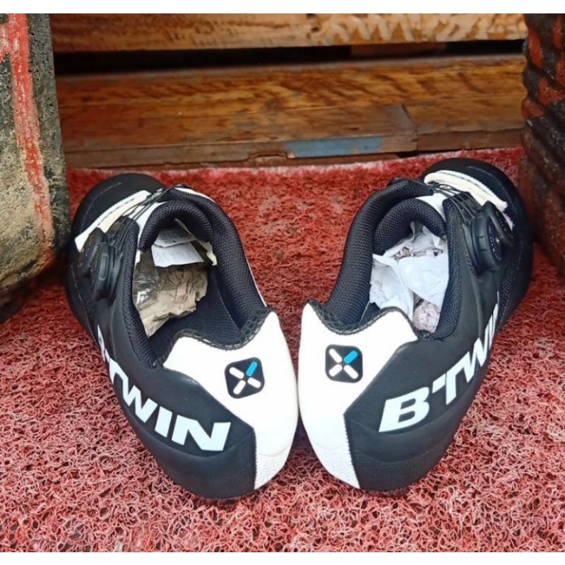 Sepatu Cleat RB BTWIN
