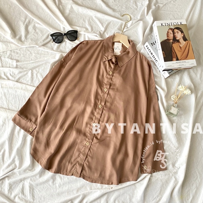 KEMEJA BASIC KONINA BAHAN RAYON | KEMEJA BLOUSE WANITA BAHAN ADEM FULL KANCING-Mocca Konina