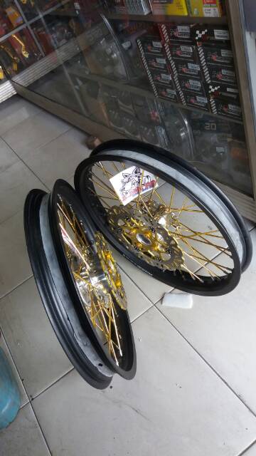 Paket Komplit Velg Satria Fu 150 - Sepaket Velg Tromol Set Jari Jari Satria Fu 150 Free Piringan Pnp