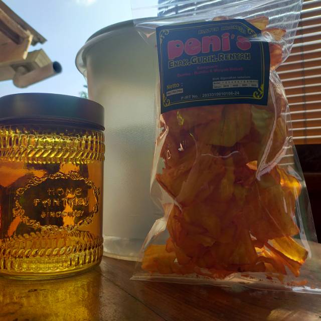 

keripik Singkong Balado daun Jeruk 250gr