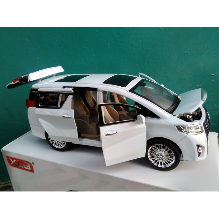 Diecast Alphard  putih  miniatur mobil  keluarga lokal harga 