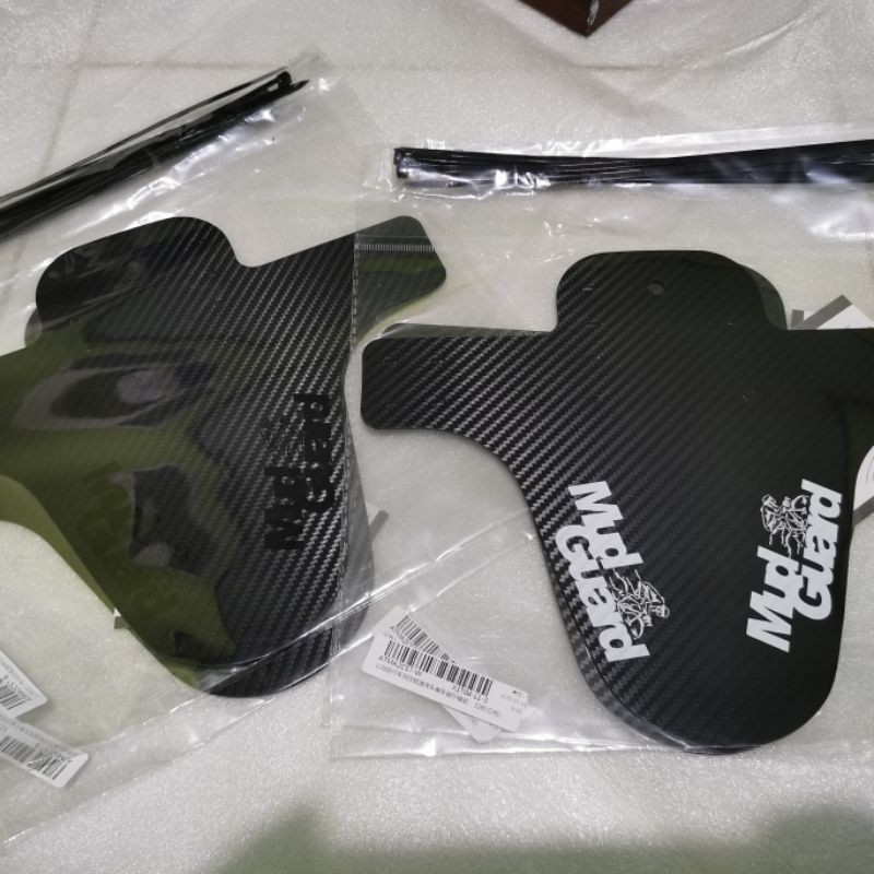 Mud guard sepeda MTB bahan carbon