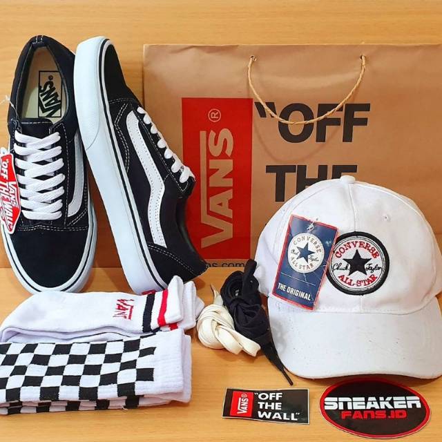 BONUS TOPI SEPATU  VANS OLDSKOOL BLACK WHITE IMPORT  KAOS 