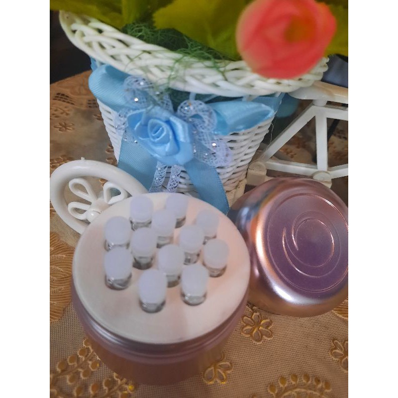 Woman Fragrance Canister