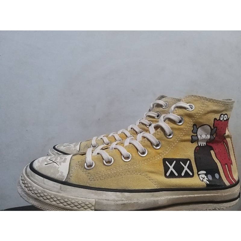 CONVERSE X KAWS CHUCK