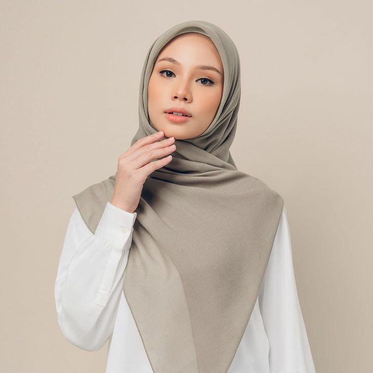 BELLA SQUARE KERUDUNG SEGIEMPAT | TEGAK DAHI DUSTY PURPLE MILO
