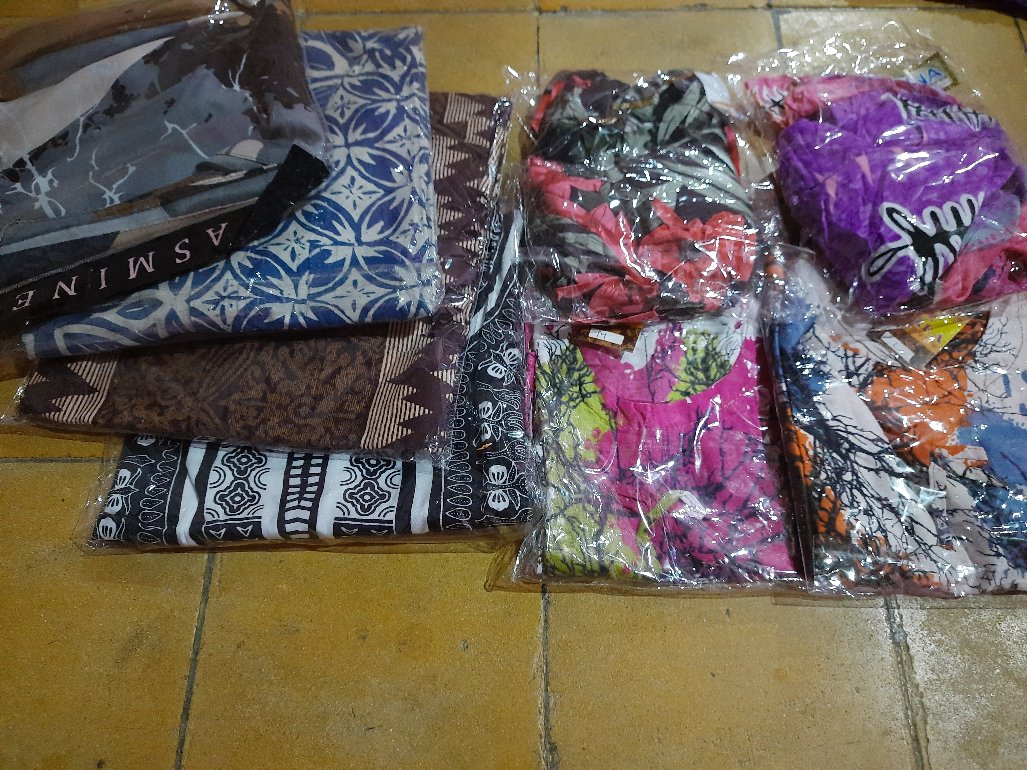 Kaos Batik Uje Rayon/ Oleh-oleh Jogja/ Kaos Murah