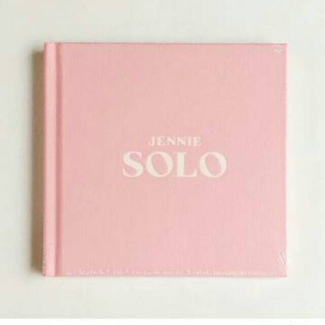 READY STOCK JENNIE - SOLO PHOTOBOOK