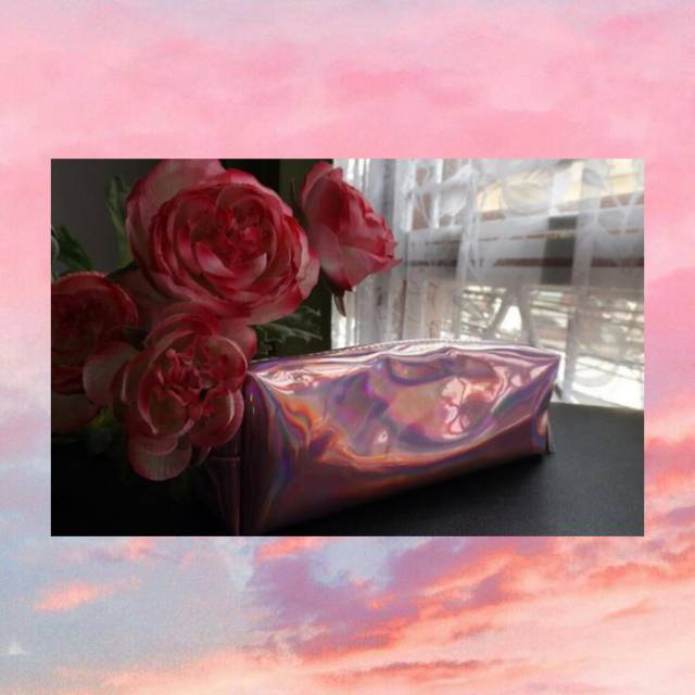 

Tempat pensil bahan hologram Pink