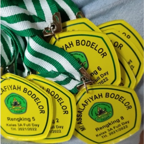 Medali Wisuda  TK PAUD SD SMP Akrilik Custom