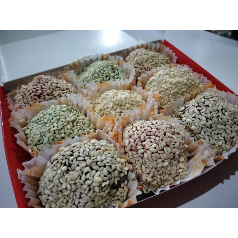

kue mochi bertabur wijen varian rasa isi 9// 12 butir